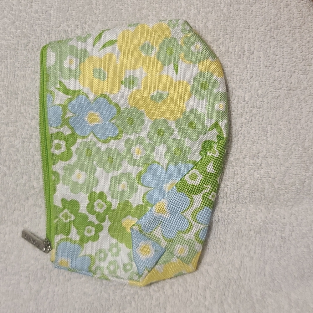 Makeup bag